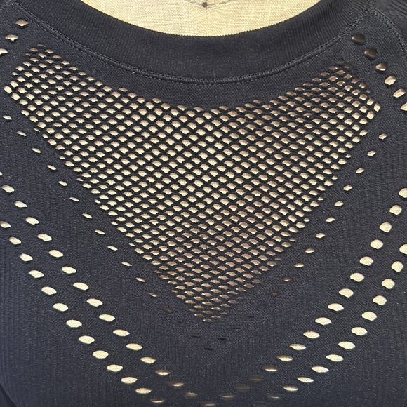 Athleta black long sleeve cut out top. Size small - Picture 2 of 6